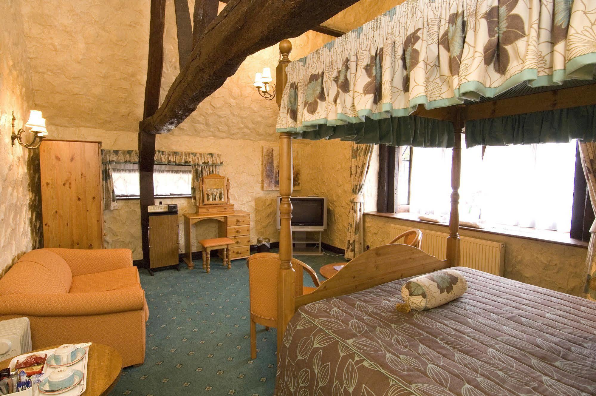 The Horseshoe Inn Herstmonceux ภายนอก รูปภาพ