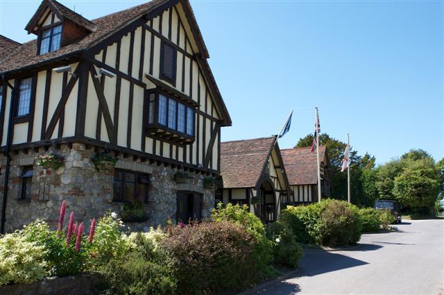 The Horseshoe Inn Herstmonceux ภายนอก รูปภาพ
